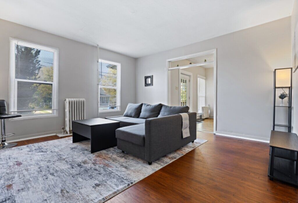 Photo of Livingroom in DeKalb