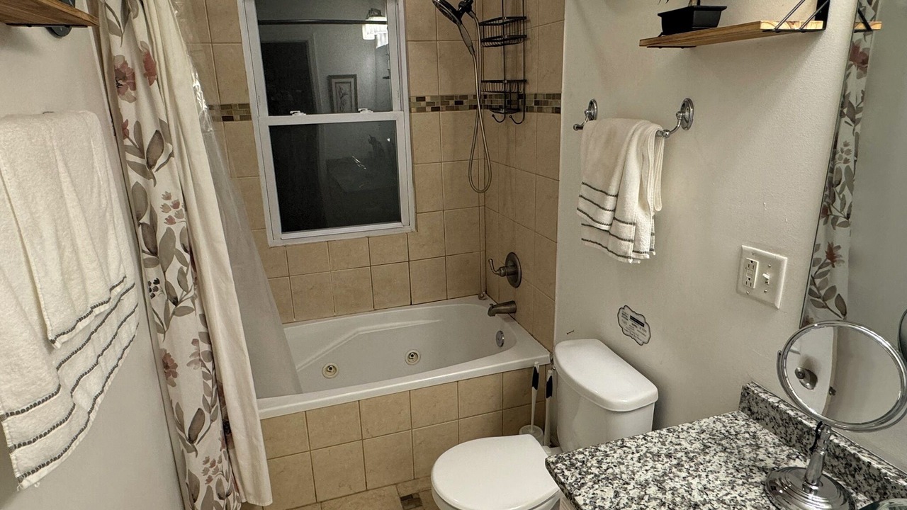 Photo of Bathroom in Calumet Heights