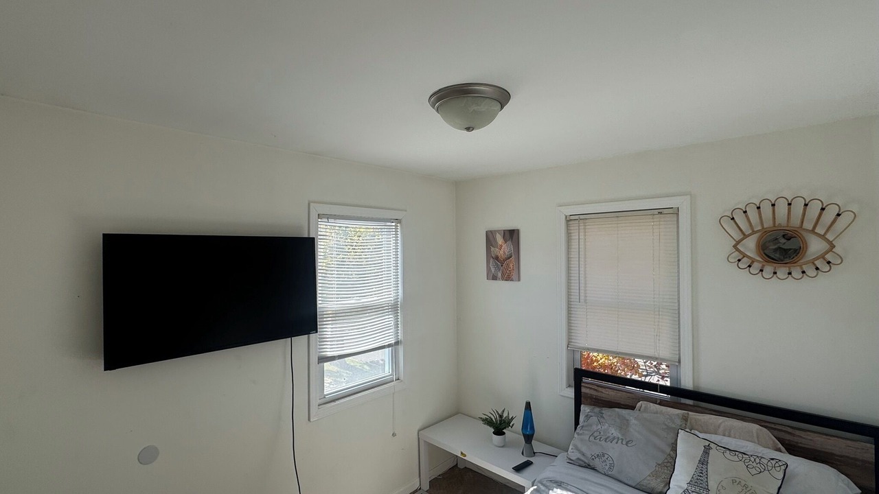 Photo of Bedroom in Calumet Heights