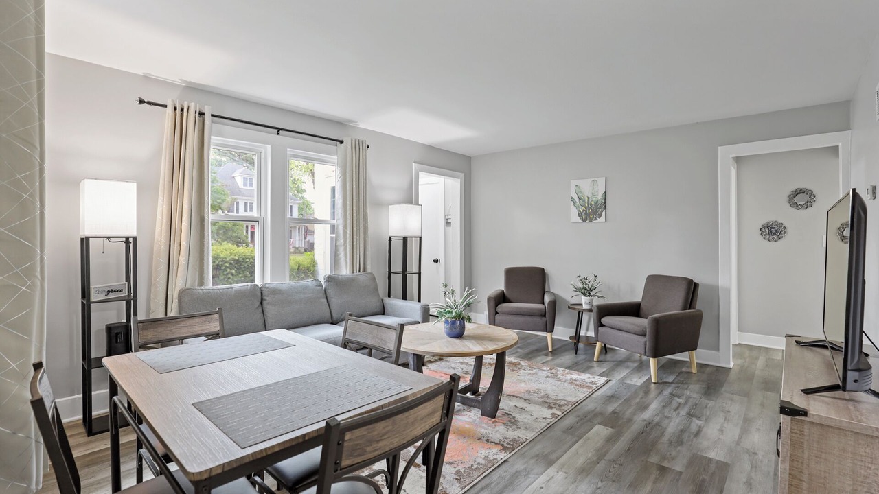 Photo of Livingroom in Hinsdale
