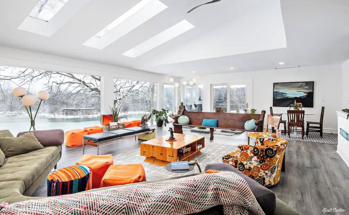 Photo of Livingroom in Solon Mills