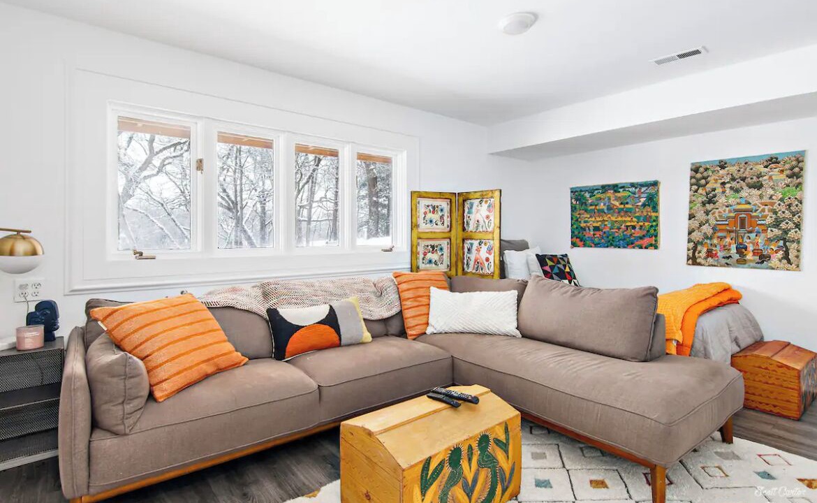 Photo of Livingroom in Solon Mills