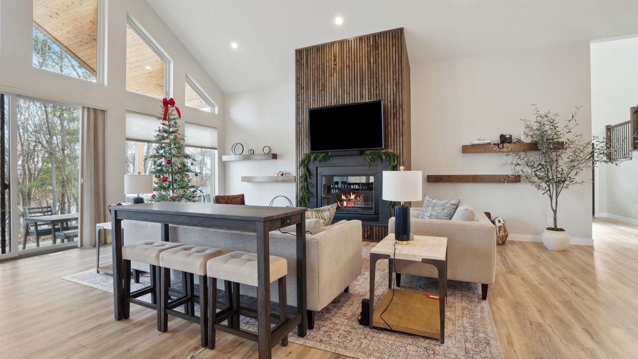 Photo of Livingroom in Apple River