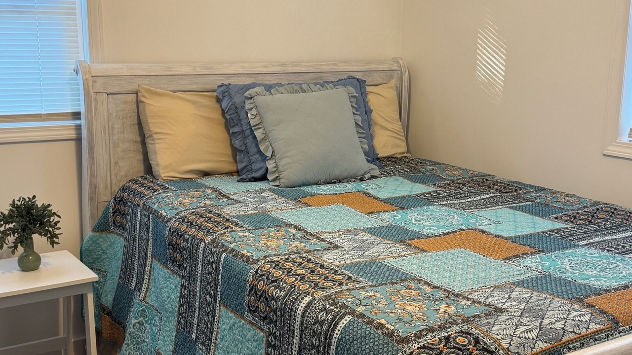 Photo of Bedroom in Benton