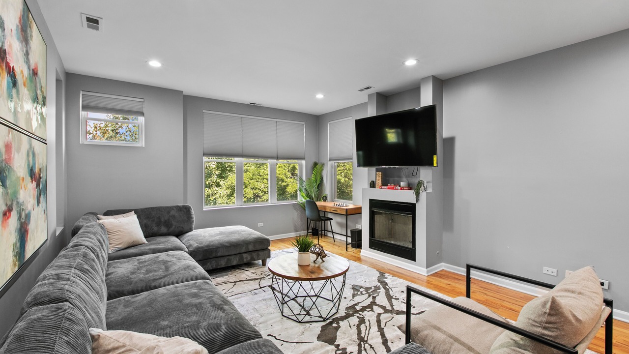 Photo of Livingroom in Near West Side