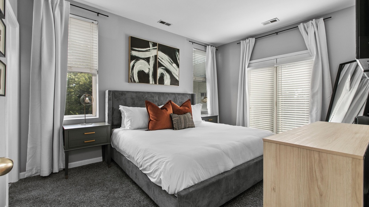 Photo of Bedroom in Near West Side