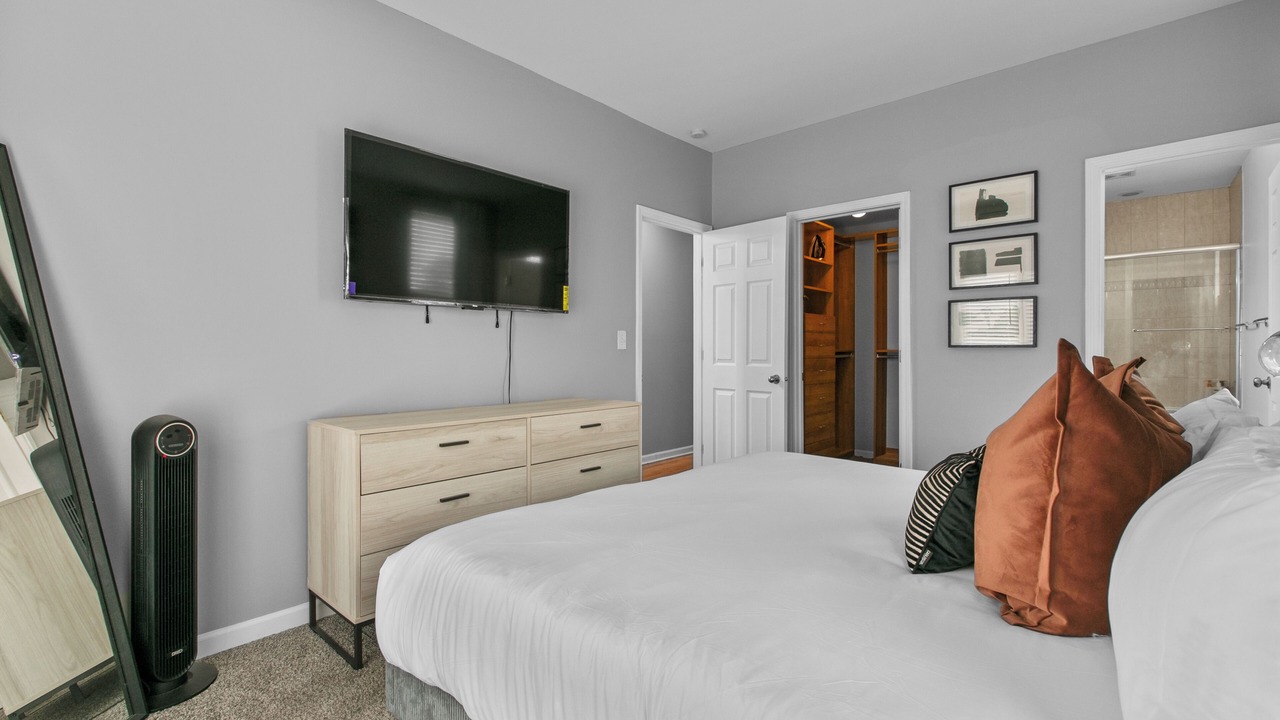 Photo of Bedroom in Near West Side