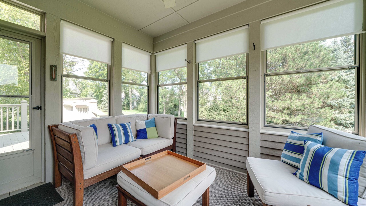 Photo of Livingroom in Russell