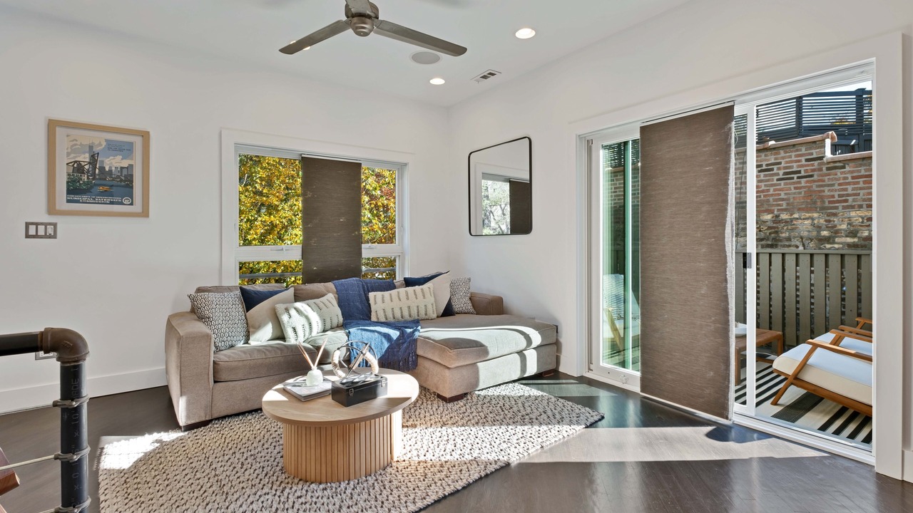 Photo of Livingroom in Wicker Park