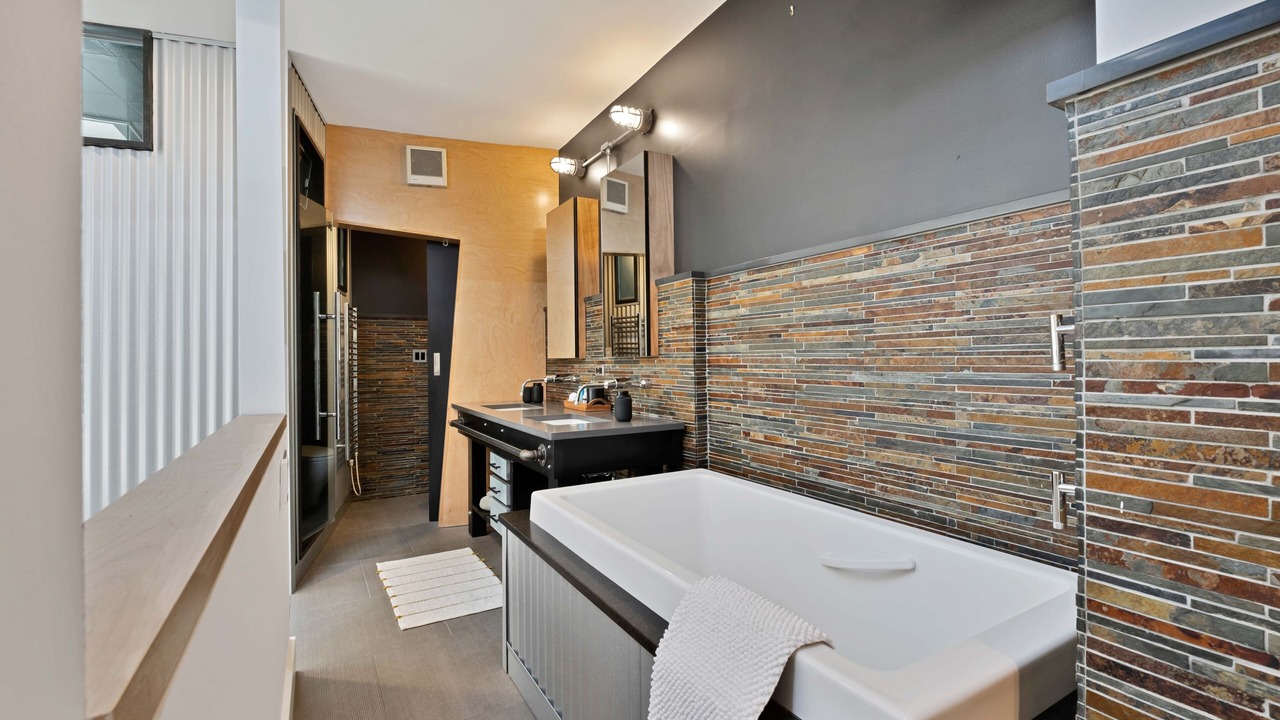 Photo of Bathroom in Wicker Park