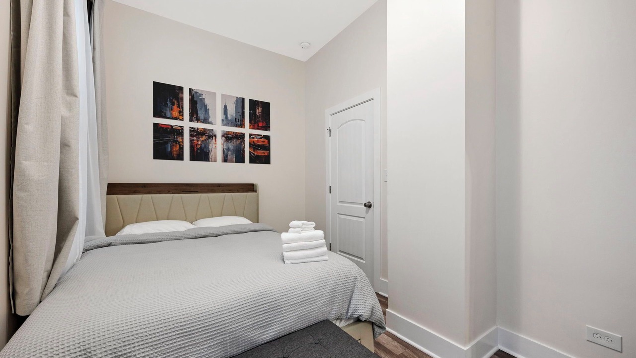 Photo of Bedroom in Wrigleyville