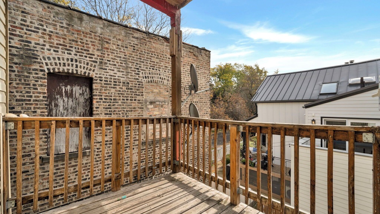 Photo of Outdoor in Wrigleyville