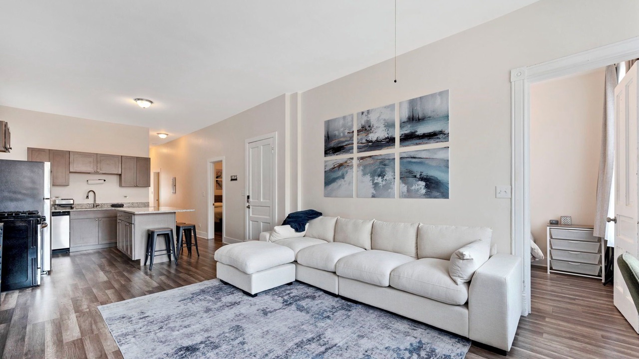 Photo of Livingroom in Wrigleyville
