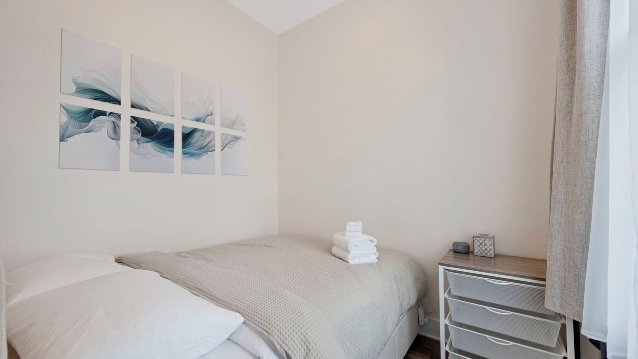 Photo of Bedroom in Wrigleyville