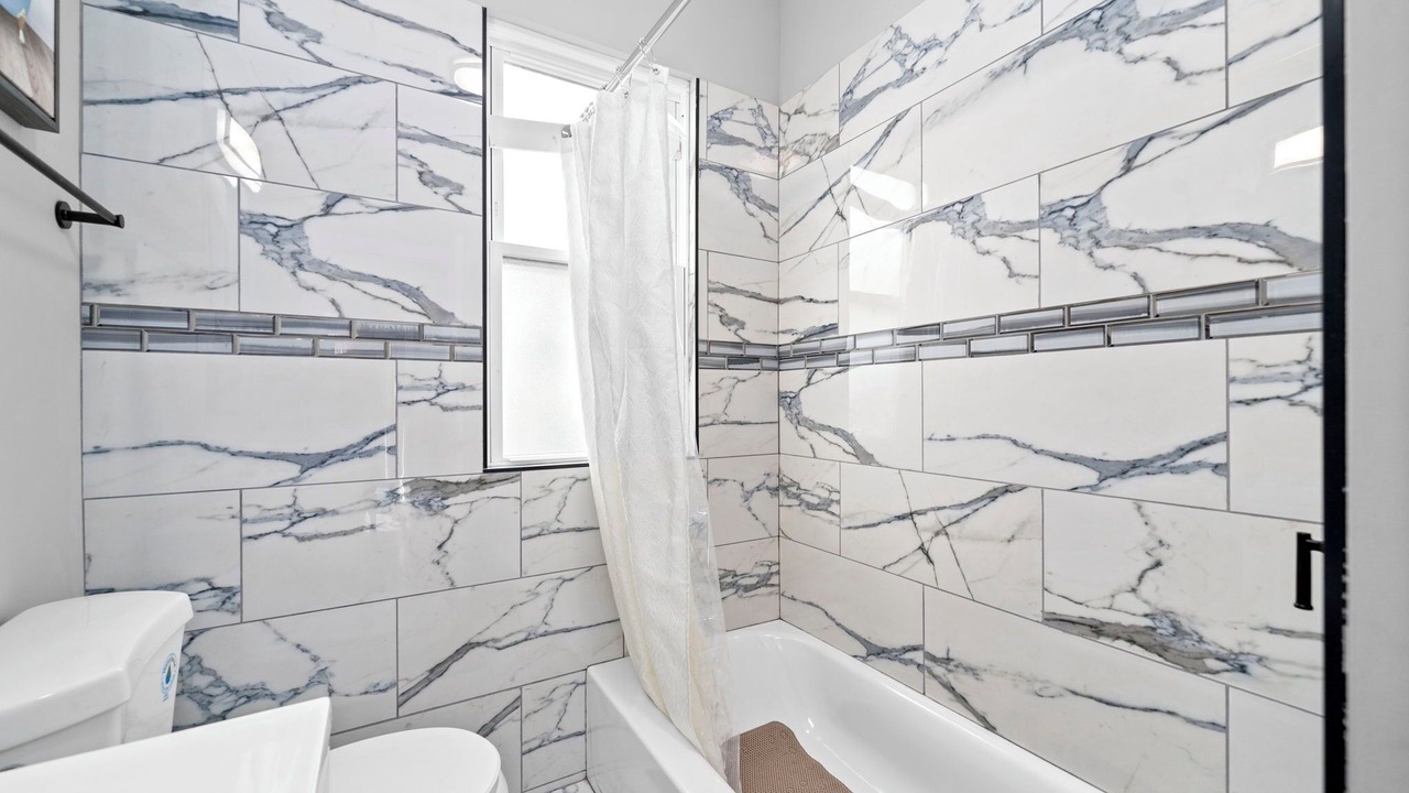 Photo of Bathroom in Avalon Park