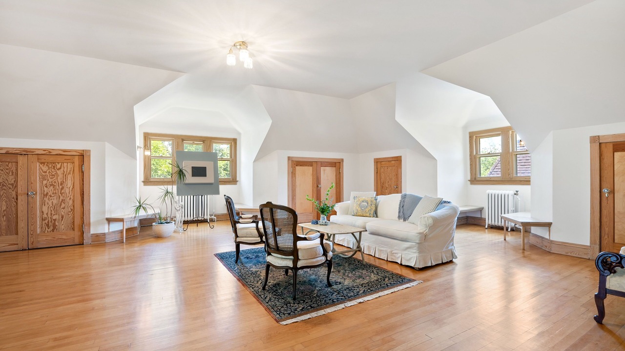 Photo of Livingroom in South Evanston