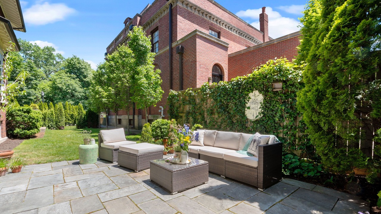 Photo of Patio Balcony in South Evanston