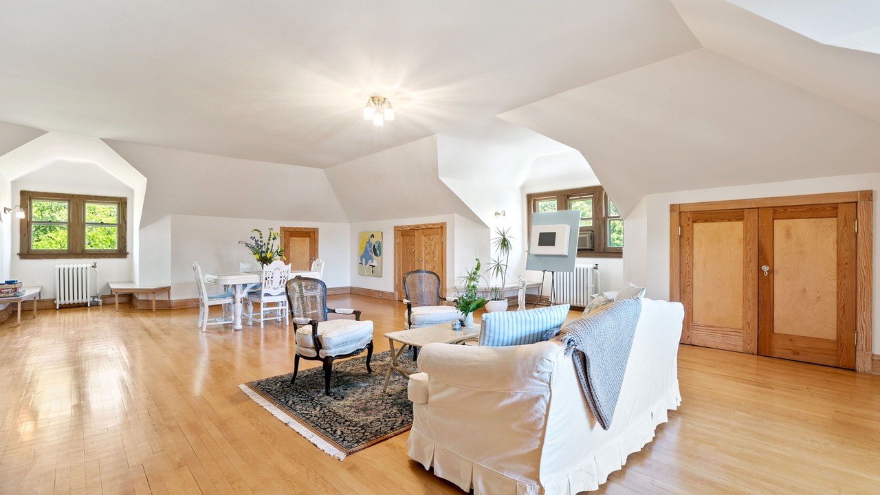 Photo of Livingroom in South Evanston