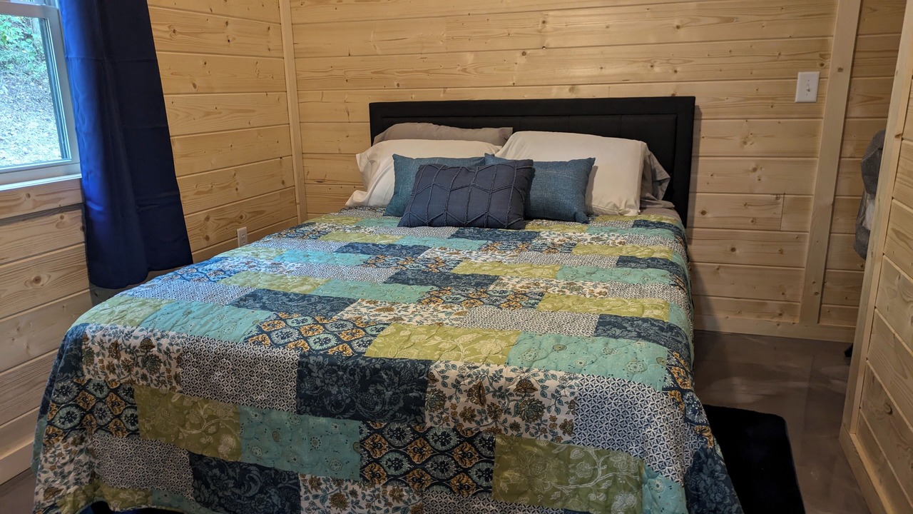 Photo of Bedroom in Alto Pass
