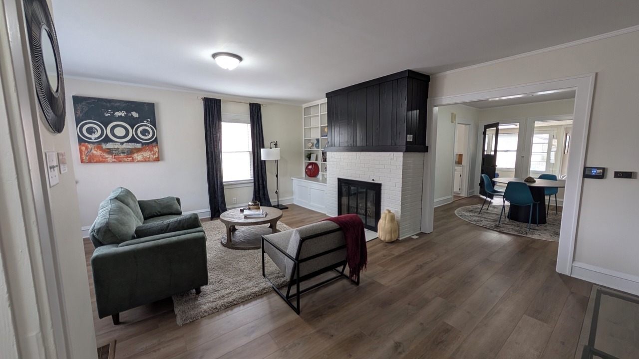 Photo of Livingroom in Champaign