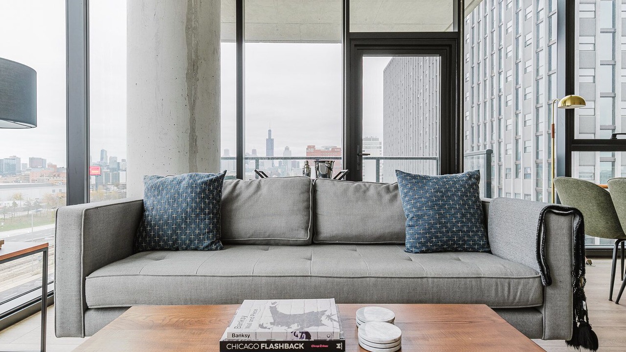 Photo of Livingroom in Illinois Medical District