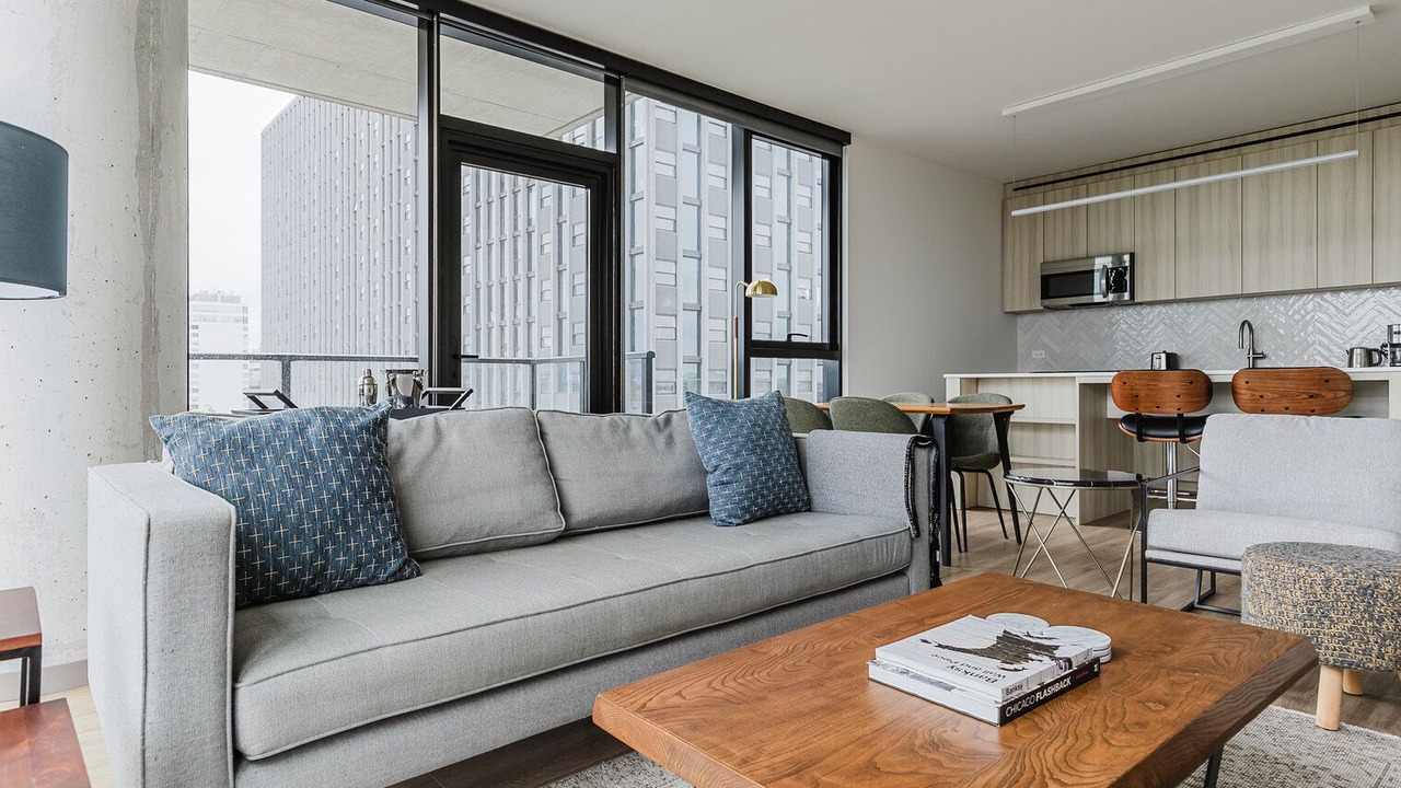 Photo of Livingroom in Illinois Medical District