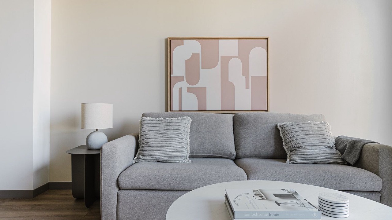 Photo of Livingroom in Illinois Medical District