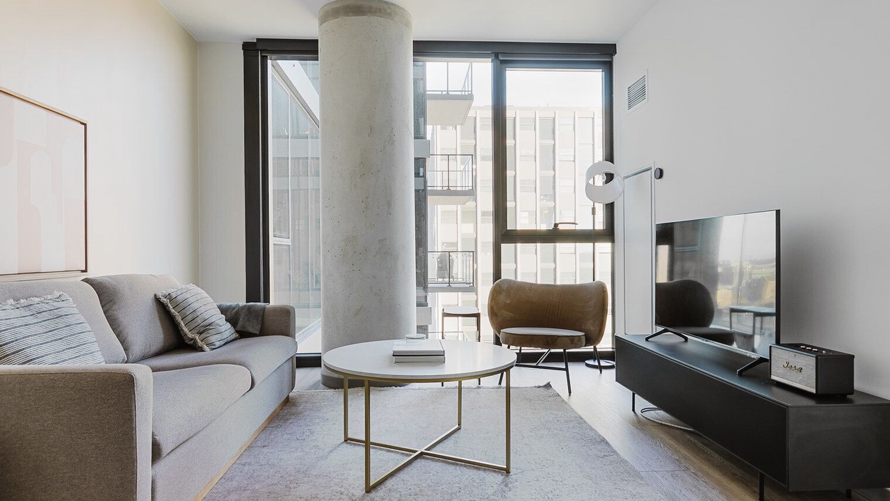 Photo of Livingroom in Illinois Medical District