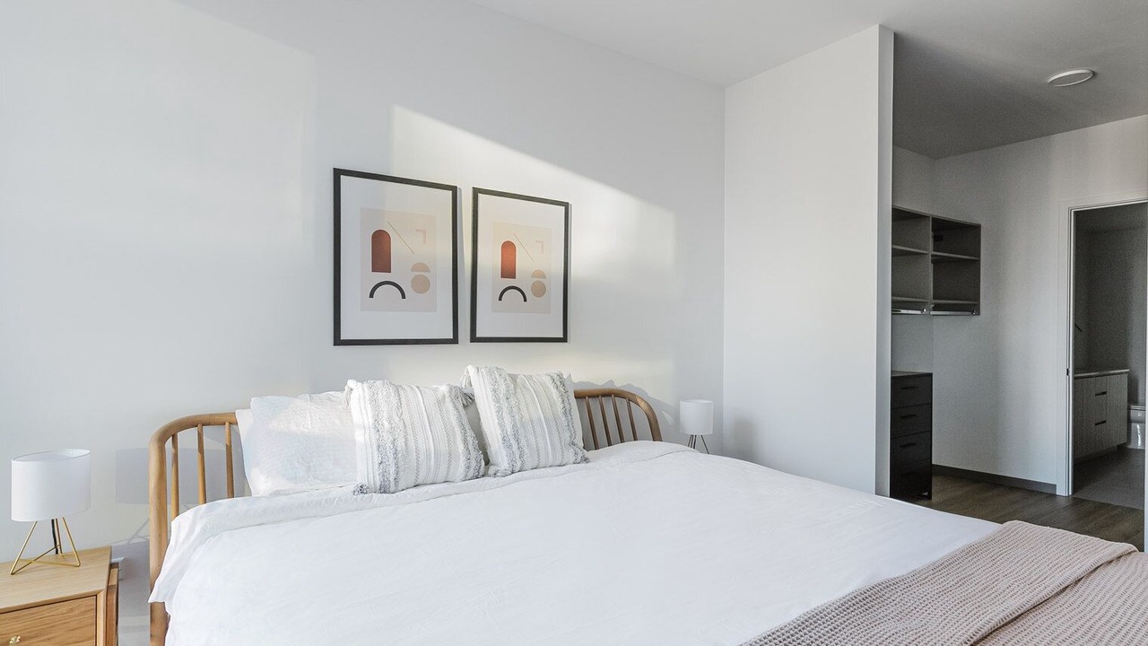 Photo of Bedroom in Illinois Medical District
