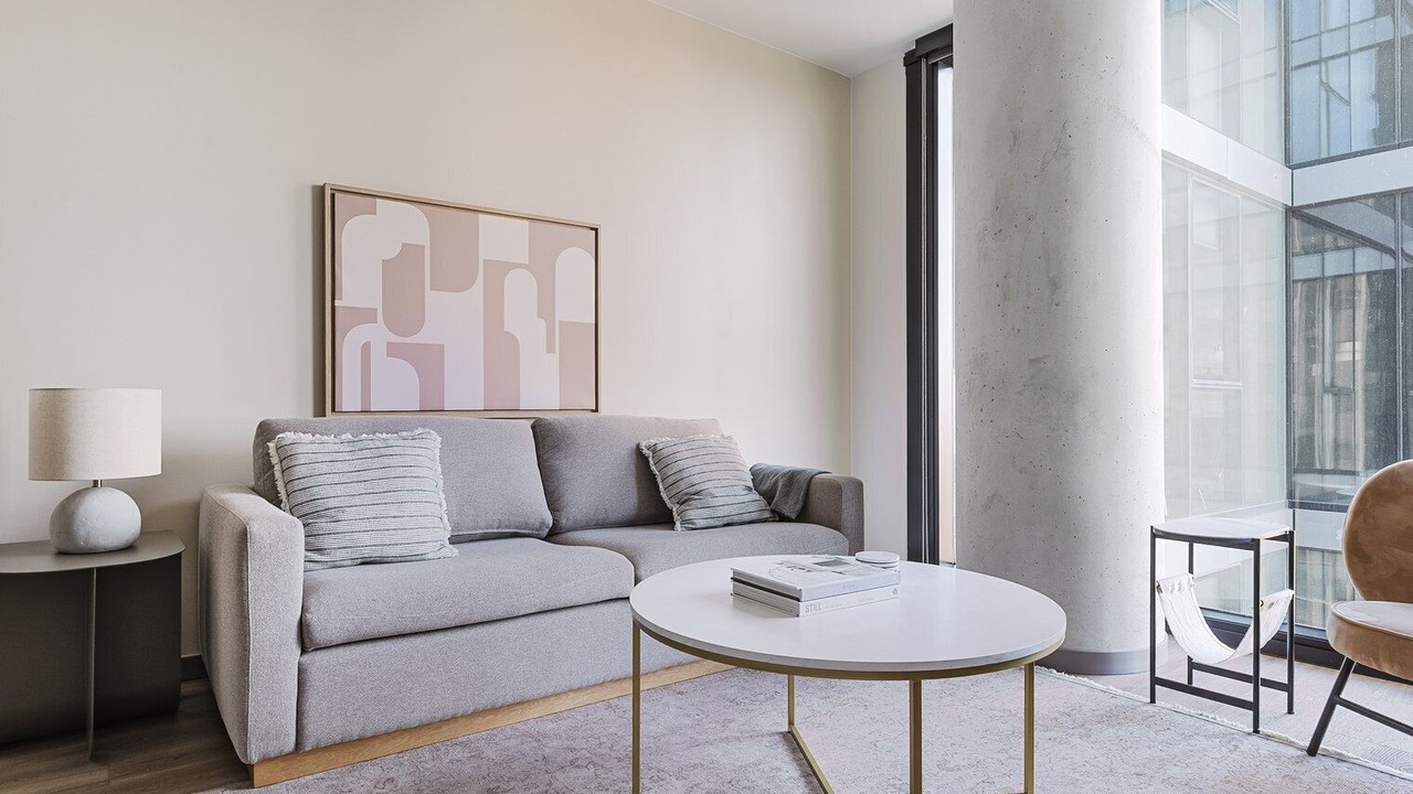 Photo of Livingroom in Illinois Medical District