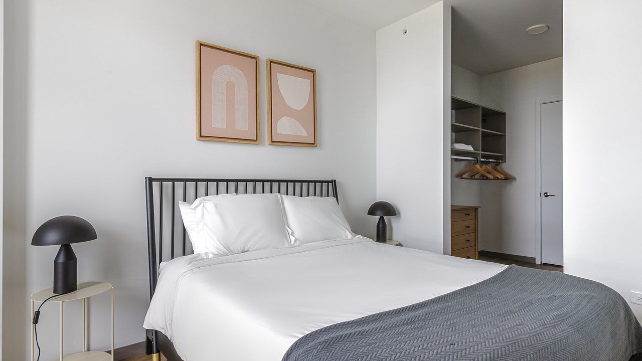 Photo of Bedroom in Illinois Medical District