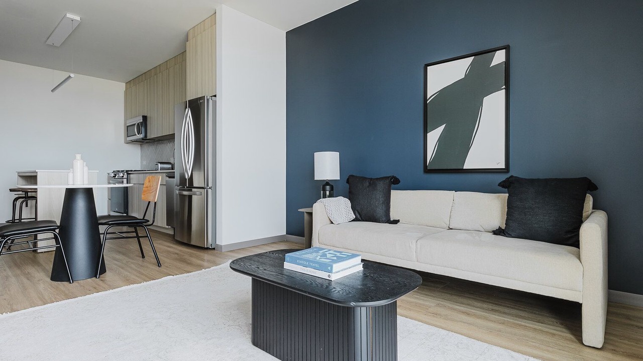Photo of Livingroom in Illinois Medical District