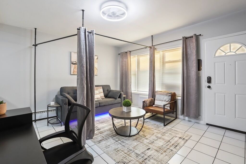 Photo of Livingroom in Franklin Park