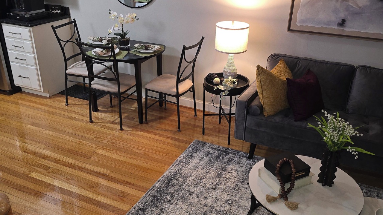 Photo of Livingroom in Oak Park