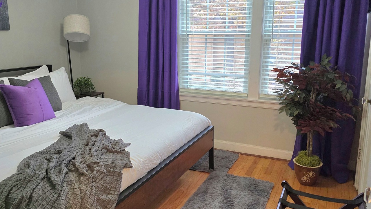 Photo of Bedroom in Oak Park
