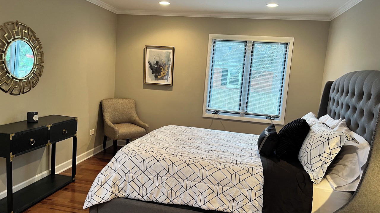 Photo of Bedroom in Lake Forest