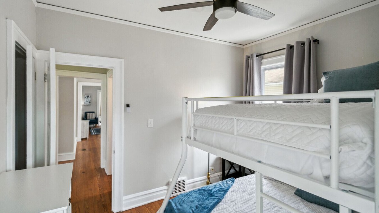 Photo of Bedroom in Waukegan