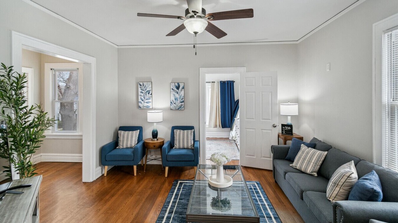 Photo of Livingroom in Waukegan
