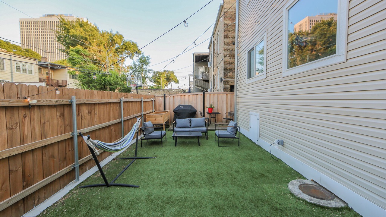 Photo of Outdoor in Rogers Park