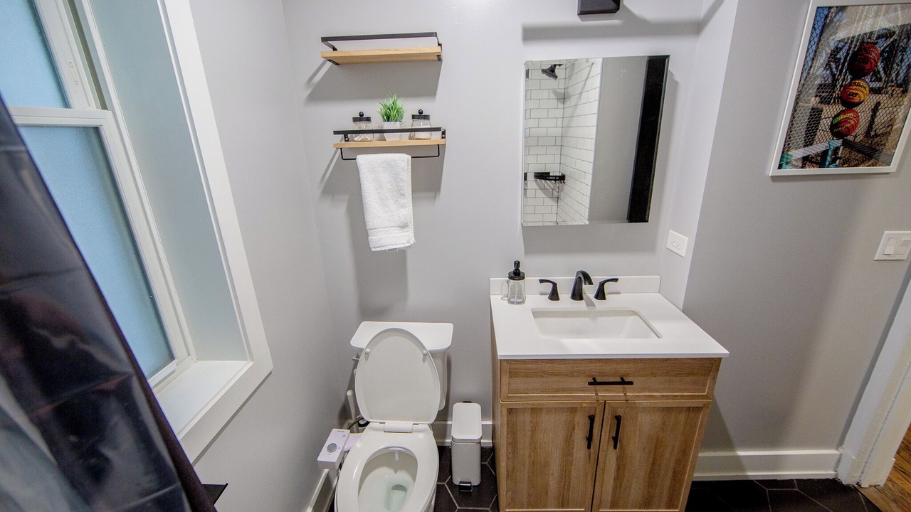 Photo of Bathroom in Rogers Park