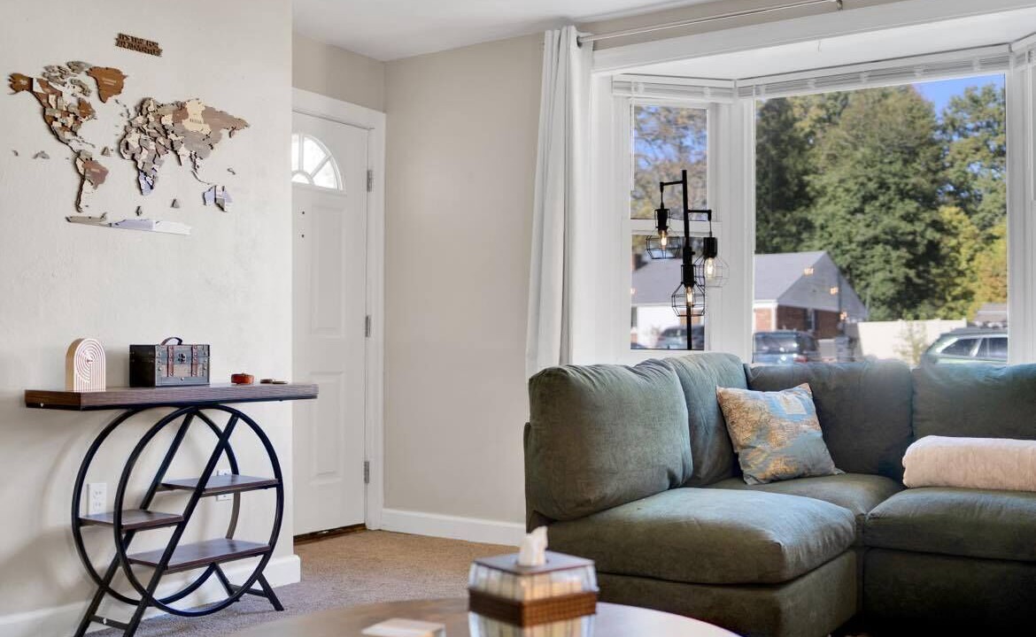 Photo of Livingroom in Belleville