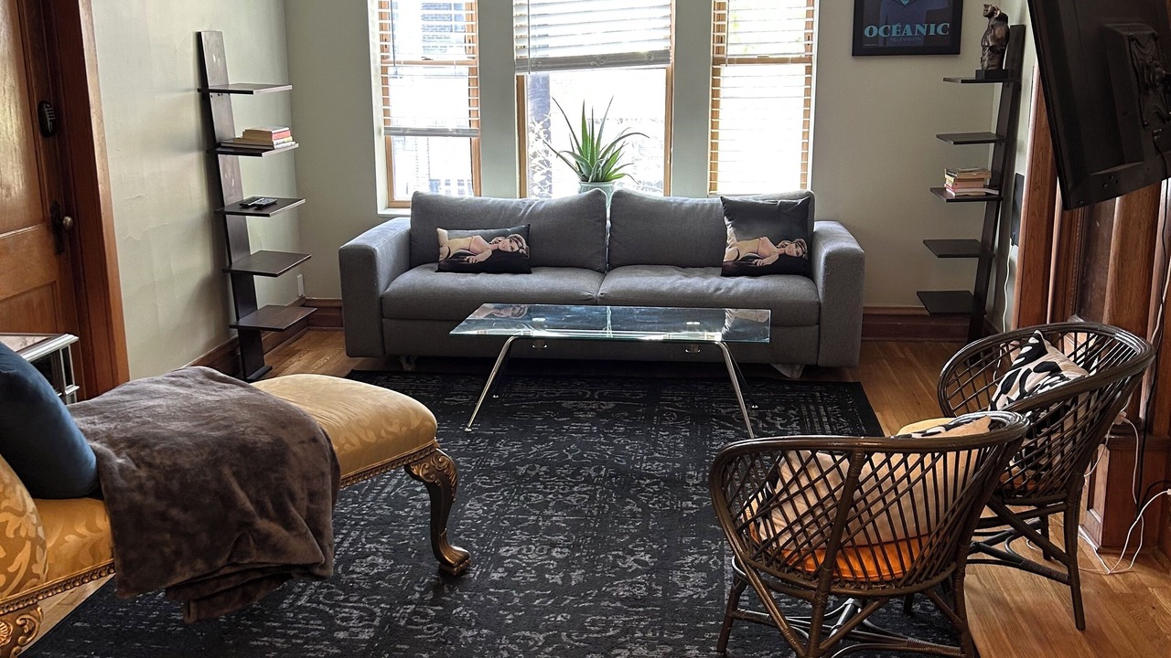 Photo of Livingroom in Boystown