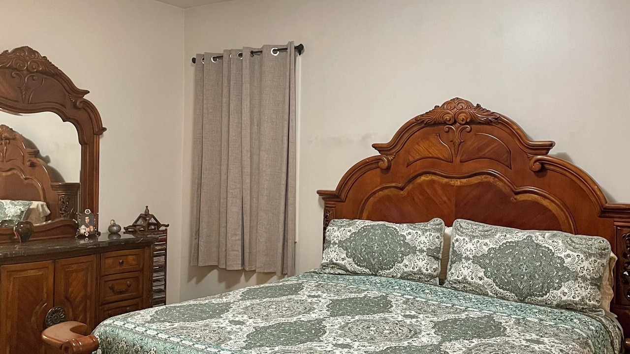 Photo of Bedroom in Oakland