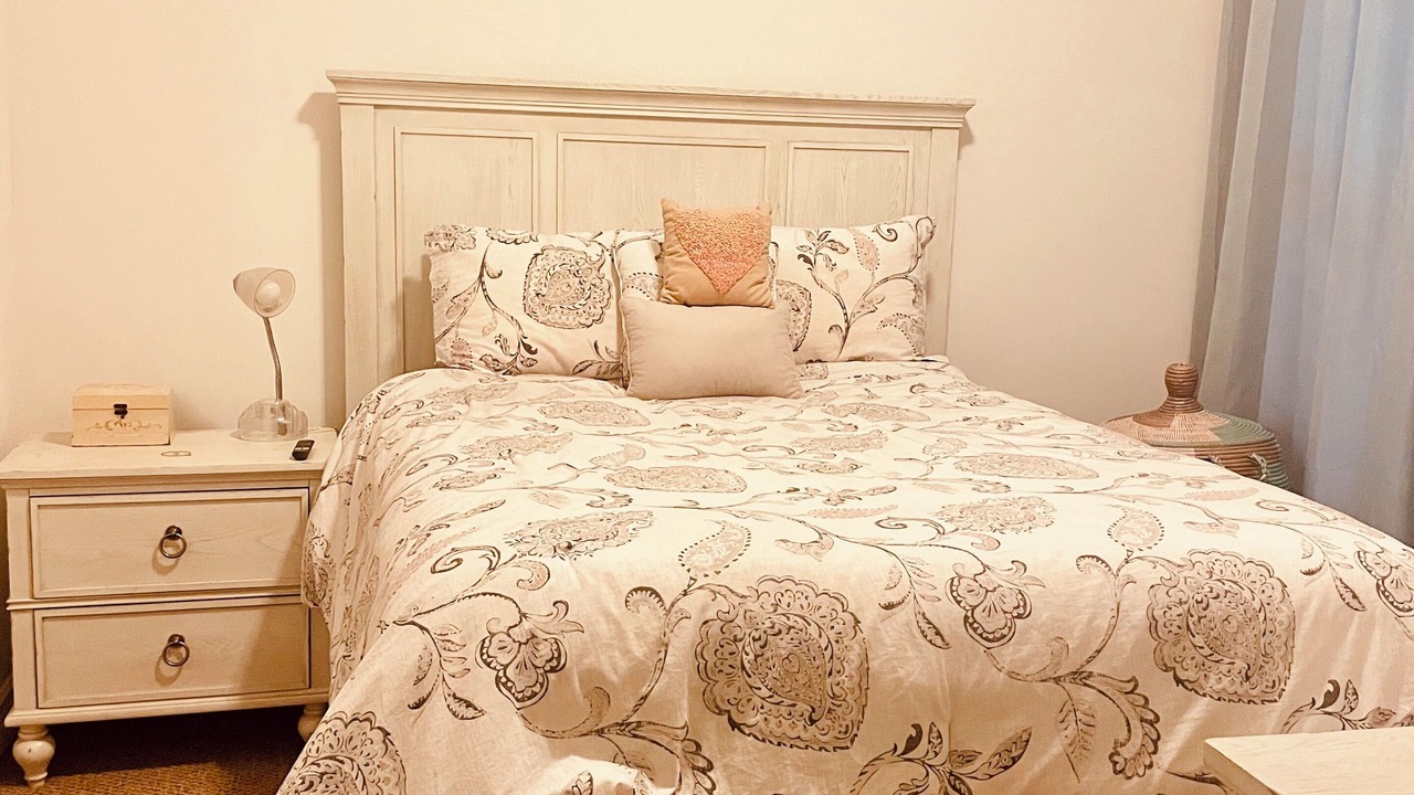 Photo of Bedroom in Oakland