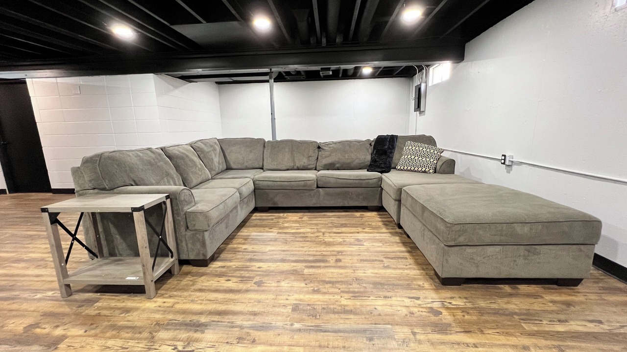 Photo of Livingroom in DeKalb