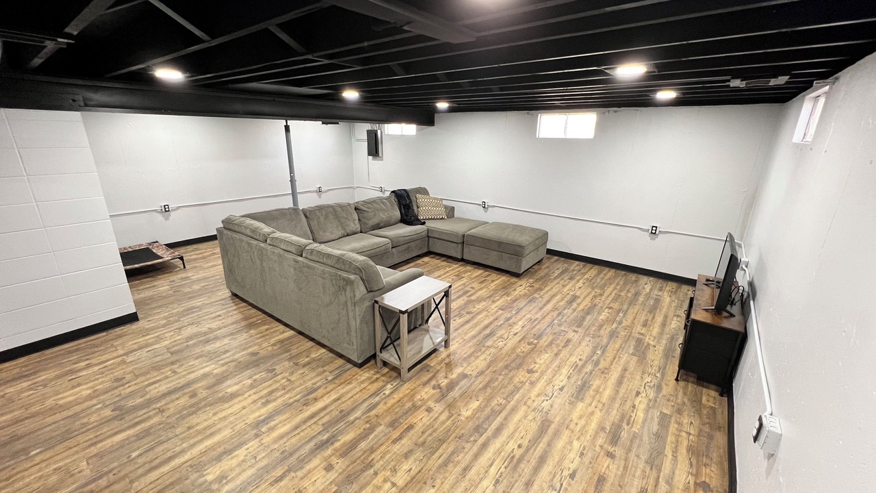 Photo of Livingroom in DeKalb