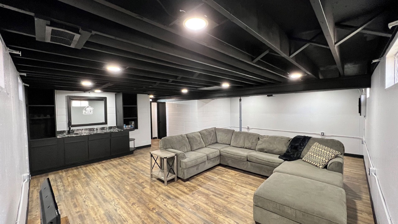 Photo of Livingroom in DeKalb
