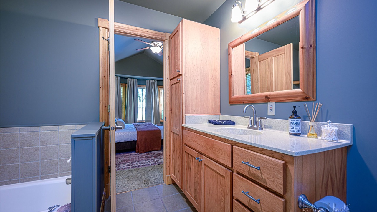Photo of Bathroom in The Galena Territory