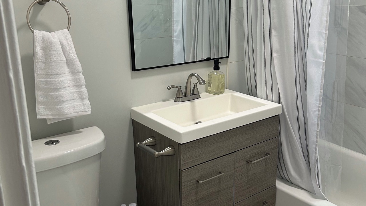 Photo of Bathroom in Rogers Park