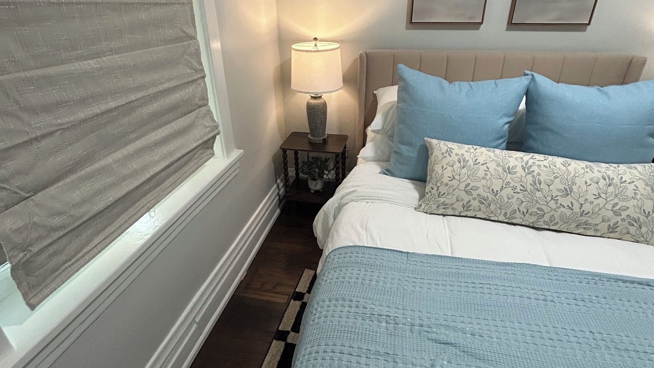 Photo of Bedroom in Rogers Park